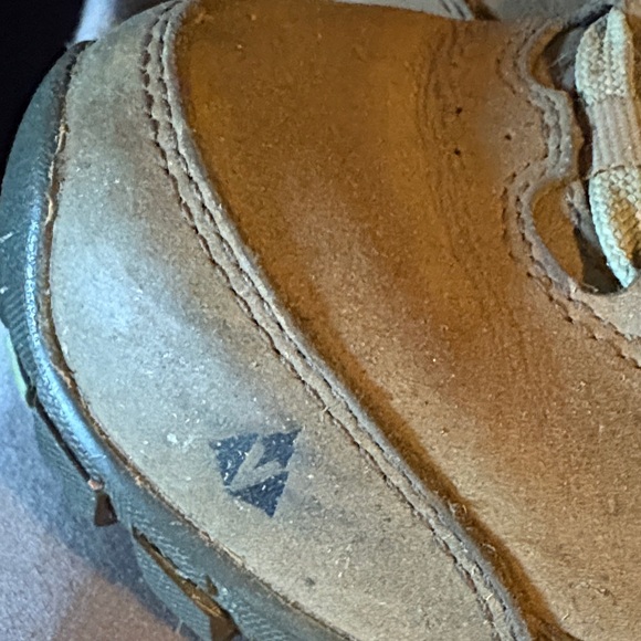 Vasque women’s Tan Athletic Shoes - Picture 5 of 11